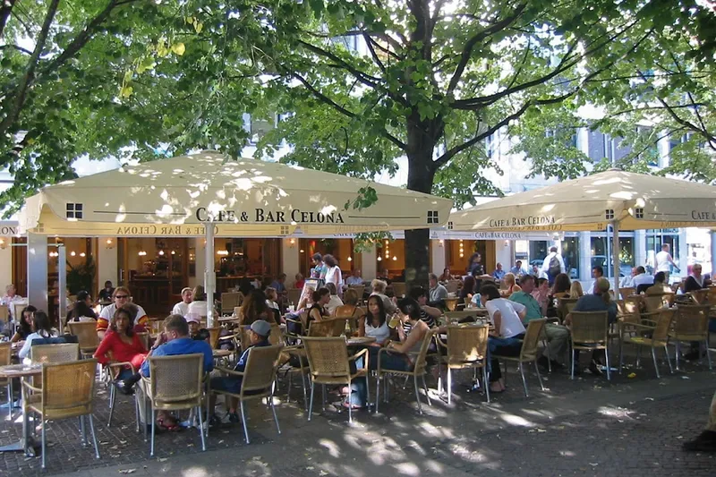 Cafe & Bar Celona Frankfurt - Photo