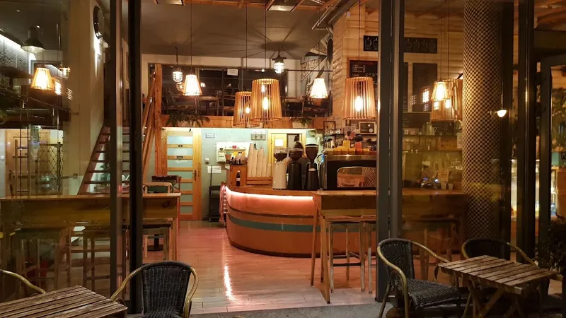 FC Caffe - Photo