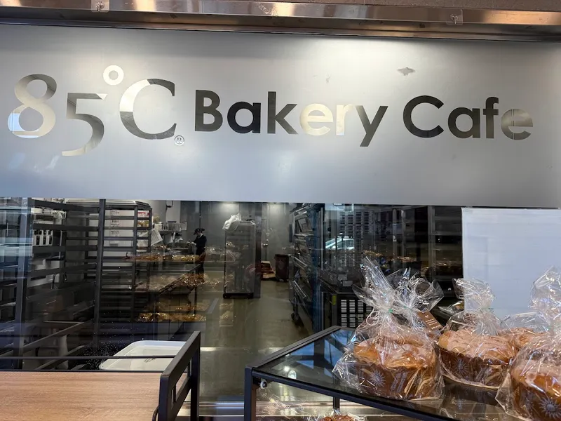 85°C Bakery Cafe - Glendale - Photo