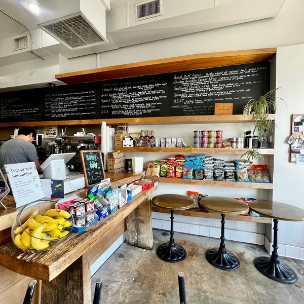V Cafe - Photo