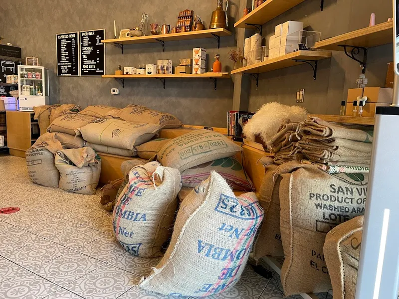 Lab Coffee & Roasters - Photo