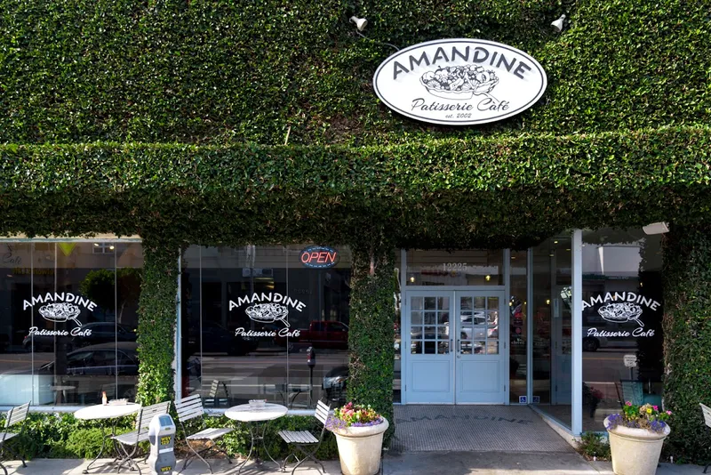 Amandine Patisserie Cafe - Photo