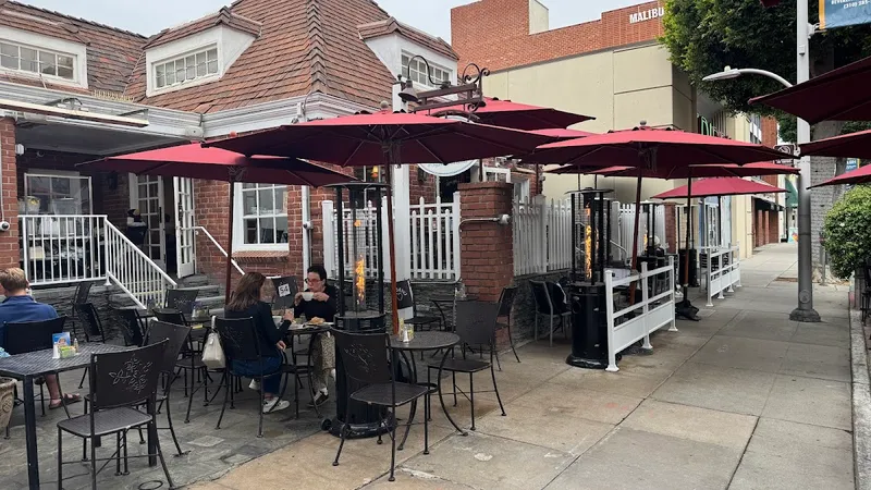 Urth Caffe Beverly Hills - Photo