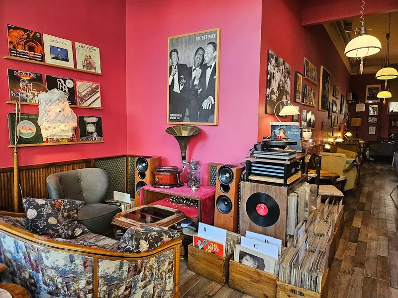 Vinyl Cafe - Photo