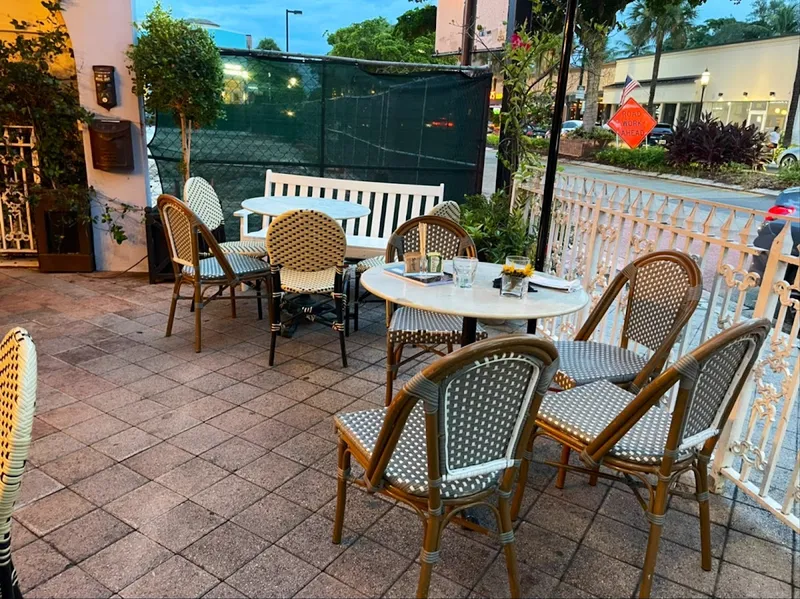 Ann's Florist and Coffee Bar - Photo