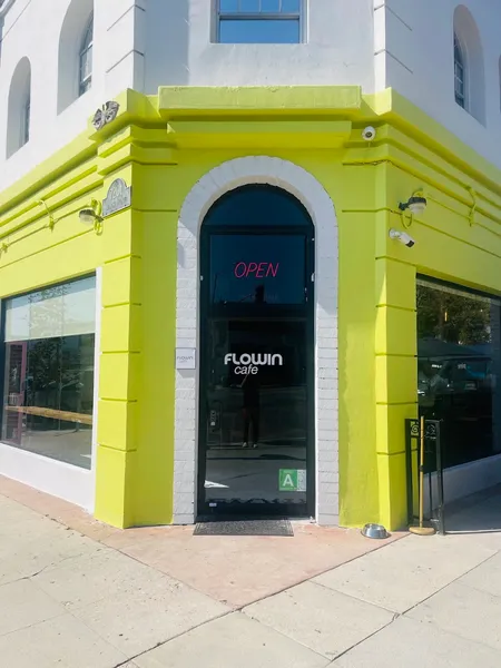 Flowin Cafe - Photo