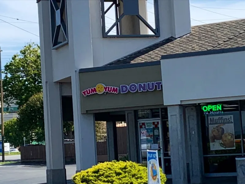 Yum Yum Donuts - Photo
