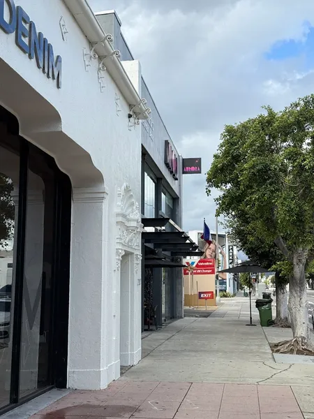Aurora LA - Photo
