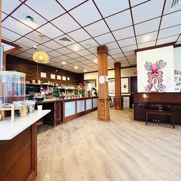 Phinista Cafe - Photo