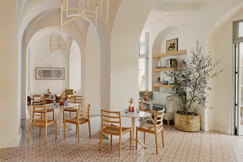 The Maybourne Cafe - Photo