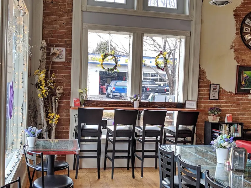 Windsor Lake Cafe & Marketplace - Photo