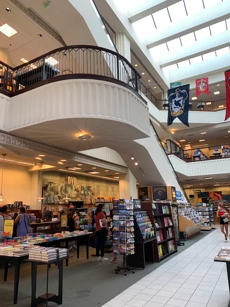 Barnes & Noble - Photo
