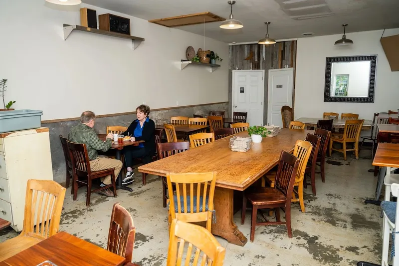 Upcountry Provisions Restaurant - Photo