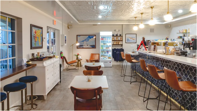 Gilbert's Coffee Bar - Sunset Bay - Photo