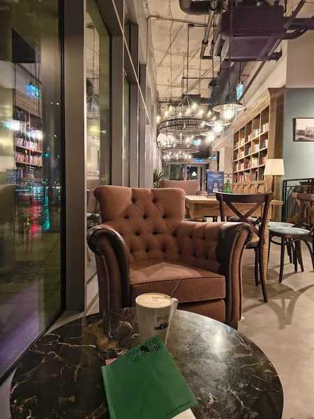 Green Caffè Nero - Photo