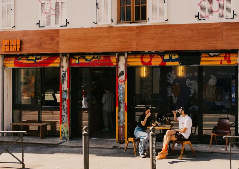 Grand Écart - Coffe Shop • Restaurant • Vin • Studio de sport - Photo