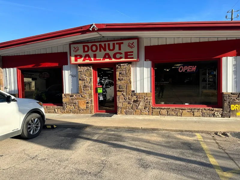 DONUT PALACE Breakfast & Coffee - Photo