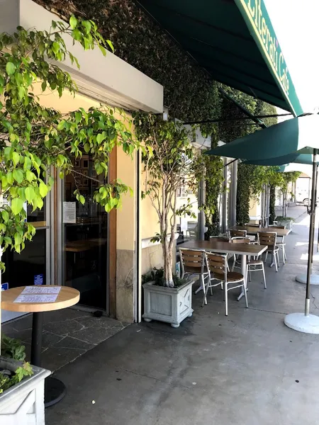 Literati Cafe - Photo