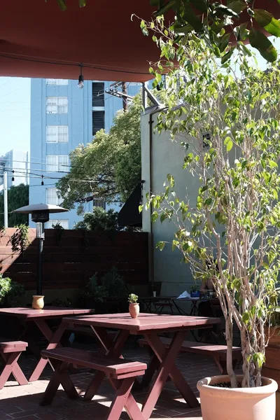 CAFE NIDO: Coffee & Books - Photo